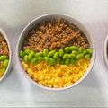 大介's cooksnap of when they made 味噌仕立て＊卵と鶏ひき肉の三色そぼろ丼.