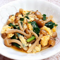 ☆★あんず姫★☆'s cooksnap of when they made しめじとニラのふわとろ卵とじ.