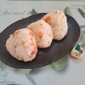 みかかめ's cooksnap of when they made ✽鮭フレークと粉チーズのおにぎり✽.