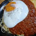 ちくわ君's cooksnap of when they made 目玉焼きのせミートソーススパゲティ♪.