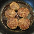 よちりん's cooksnap of when they made つくれぽ2千♪豆腐と豚挽き肉のハンバーグ.