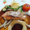 mominn's cooksnap of when they made 鮭と温野菜のバルサミコソース.