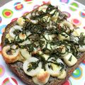 ＬＯＶＥＤＯＧＳ's cooksnap of when they made ちくわと大葉のマヨチーズトースト.