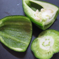 カナカナひぐらし's cooksnap of when they made ピーマンのヘタと種を簡単に取る切り方.