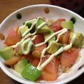 YUKIKI☆'s cooksnap of when they made 残った酢飯でアボカドトマト丼.