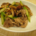 ♡ぐみ♡'s cooksnap of when they made 豚肉とアスパラシイタケのあっさり生姜炒め.