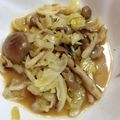 いくまるまる's cooksnap of when they made キャベツとしめじアンチョビガーリック炒め.
