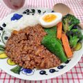 在宅勤務のおじさん's cooksnap of when they made 基本のデミキーマカレー　夏野菜ソテー添え.