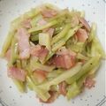 acchiあちこ's cooksnap of when they made ブロッコリーの芯とベーコンのバター炒め.