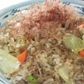 CoffeeCoco's cooksnap of when they made そば飯!?ならぬ和そば飯！めんつゆ風味♪.