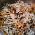 カズ子9858's cooksnap of when they made 簡単　にんじんとしめじの炊き込みご飯.