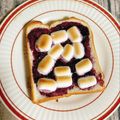 yukarin222's cooksnap of when they made ブルーベリーとマシュマロのトースト.