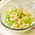 鈴ピヨ's cooksnap of when they made セロリと海老のうまだし和え.