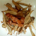cosumi's cooksnap of when they made 舞茸と牛蒡とベーコンのバルサミコ酢炒め♪.