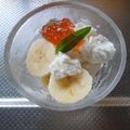 紫君子蘭's cooksnap of when they made カッテージチーズのブルーベリージャムのせ.