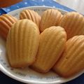 taniuchi's cooksnap of when they made おやつにどーぞ♪ レモン風味のマドレーヌ.