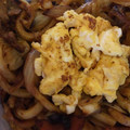 あみあんこ's cooksnap of when they made 半熟たまごのせ♪ふっくら味しみ焼きうどん.