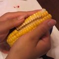 ミル☆クル's cooksnap of when they made とうもろこしの粒の取り方☆.