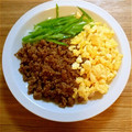 ユズモ's cooksnap of when they made しっとりそぼろの三色丼☆.