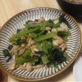 kayookko's cooksnap of when they made 小松菜としめじのにんにく醤油炒め.