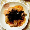 ma___111's cooksnap of when they made 魚肉ソーセージとキムチの和え物.