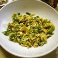 isimaruガール's cooksnap of when they made 簡単★長ﾈｷﾞ緑（葉?）の部分で炒り卵丼.
