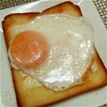 あんずっっこ's cooksnap of when they made 目玉焼き乗せ☆チーズトースト.