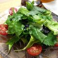 ikekioa's cooksnap of when they made 大葉とセロリの葉のナムル風サラダ.