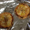 hagiemi's cooksnap of when they made 余った餃子の皮で即席ピザ.