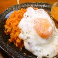 まりみぃ's cooksnap of when they made ランチに！チキンライスon目玉焼き♪.