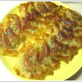 SAYU-MOM's cooksnap of when they made ワンタンの皮でパリパリ餃子.