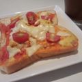 ママんま's cooksnap of when they made プチトマトでエッグトースト.
