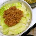 びーどろ☆'s cooksnap of when they made 豚ひきのニンニク味噌のせレタス.