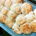 まゆっぴぃ's cooksnap of when they made ぶどうの形のレーズンパン.