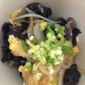 むっちゃり's cooksnap of when they made アレンジ自在 きくらげ卵丼.