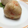muumi☆'s cooksnap of when they made 大葉にんにく醤油と鮭フレークでおにぎり.