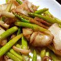 takabamaki's cooksnap of when they made イカとアスパラの塩麹炒め.