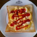じゅん♪'s cooksnap of when they made 朝食に♪卵トースト.