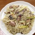 YUKIKI☆'s cooksnap of when they made サバ缶とネギのバジルソースパスタ.