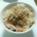 ＊りょうたんママ＊'s cooksnap of when they made 鮭＆しめじ☆塩バター☆玄米炊き込みご飯.