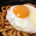 Me’sキッチン's cooksnap of when they made 3つの材料だけで簡単♪目玉焼きうどん.