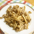 komutatata's cooksnap of when they made 豚肉としめじのマヨチー炒め.
