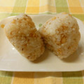 にきけん's cooksnap of when they made ランチに＊揚げ玉と鰹節のお握り＊.