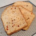 みどぐりーん's cooksnap of when they made ホームベーカリーでドライトマトのパン.