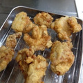 太郎と花子と私's cooksnap of when they made 衣ざくざく！！我が家の鶏の唐揚げ.