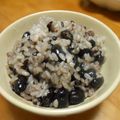 まゆみ母ちゃん's cooksnap of when they made モチモチ★黒豆、黒ゴマ、黒米のおこわ.