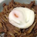 すずにゃんラブ's cooksnap of when they made 温泉卵がとろ～り♪ごぼう入り牛丼.