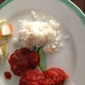 のりこT's cooksnap of when they made 完熟トマトの煮込みハンバーグ.
