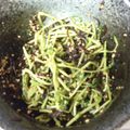 ☆mariel☆'s cooksnap of when they made レンジで♪ひじき・豆苗の中華風酢のもの.