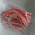 ラリー＆サラ's cooksnap of when they made 便利☆カニカマの簡単な割き方.